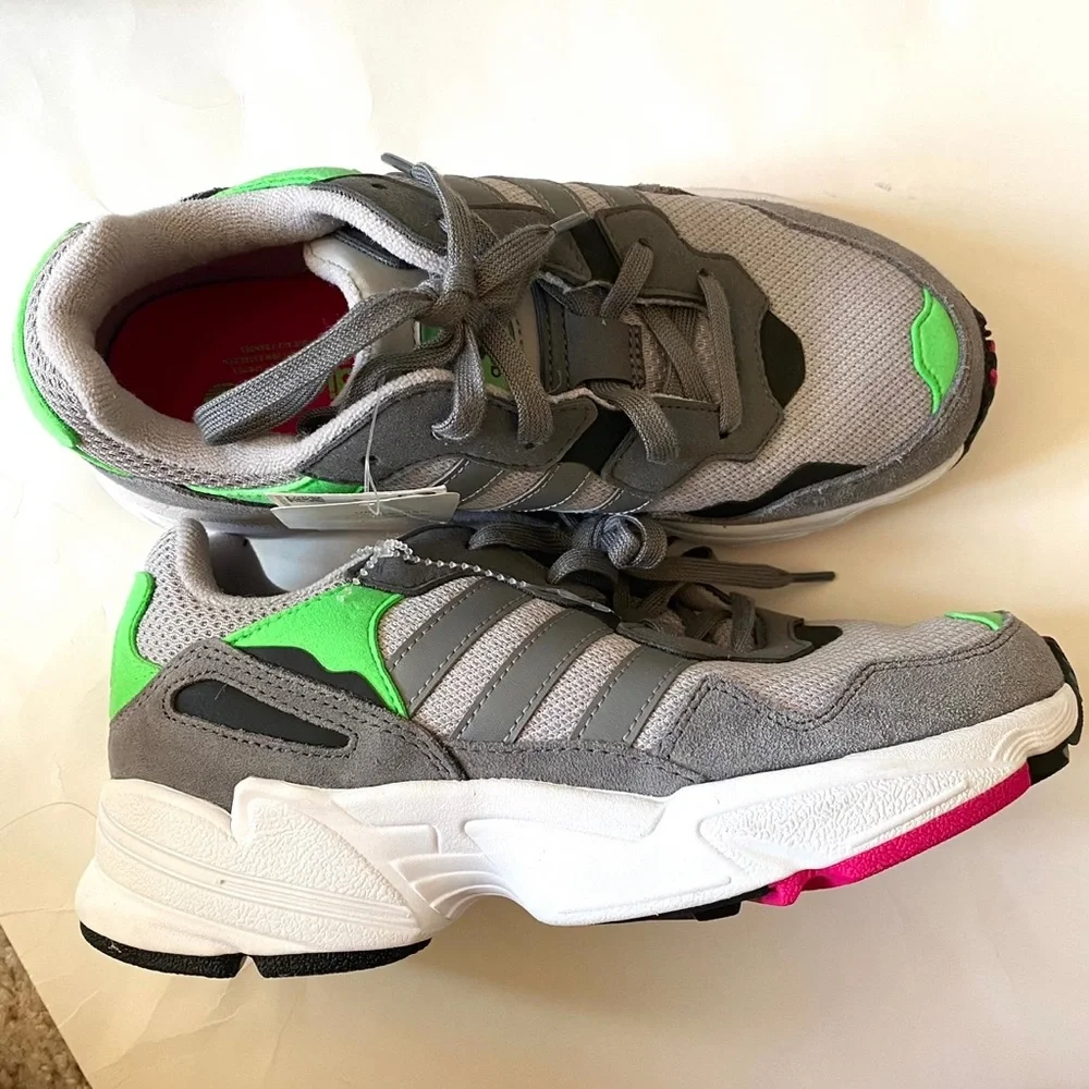 New Adidas Originals Yung-96 J Athletic Sneakers Size 4.5 Shoes - Picture 2 of 6